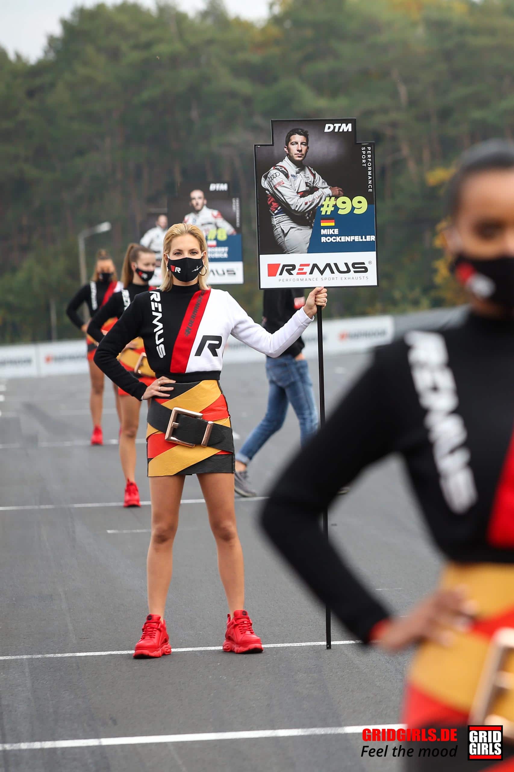 Sexy DTM Grid Girls auf dem Circuit in Zolder 2020