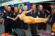 Girl beim Formel 1 GP Belgien 2001 Photo: Thomas Melzer Tel&Fax: +49 (0)75852679 Mobil: +49 (0) 1717076883 Mobil: +49 (0) 1716379711 www.motorsportpressebild.com Schiessstattstr. 8 88356 Ostrach Germany