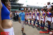 Fernando Alonso und Gridgirls Formel 1 GP der USA in Indianapolis 02.07.2006 Photo:mspb/Thomas Melzer Tel&Fax: +49 (0)75852679 Mobil: +49 (0) 1717076883 www.motorsportpressebild.de Schiessstattstr. 8 88356 Ostrach Germany