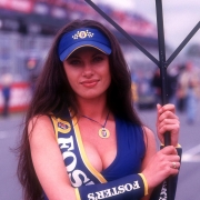 Grid Girl beim Formel 1 GP von Australien 2002 Photo: Thomas Melzer Tel&Fax: +49 (0)75852679 Mobil: +49 (0) 1717076883 Mobil: +49 (0) 1716379711 www.motorsportpressebild.com Schiessstattstr. 8 88356 Ostrach Germany
